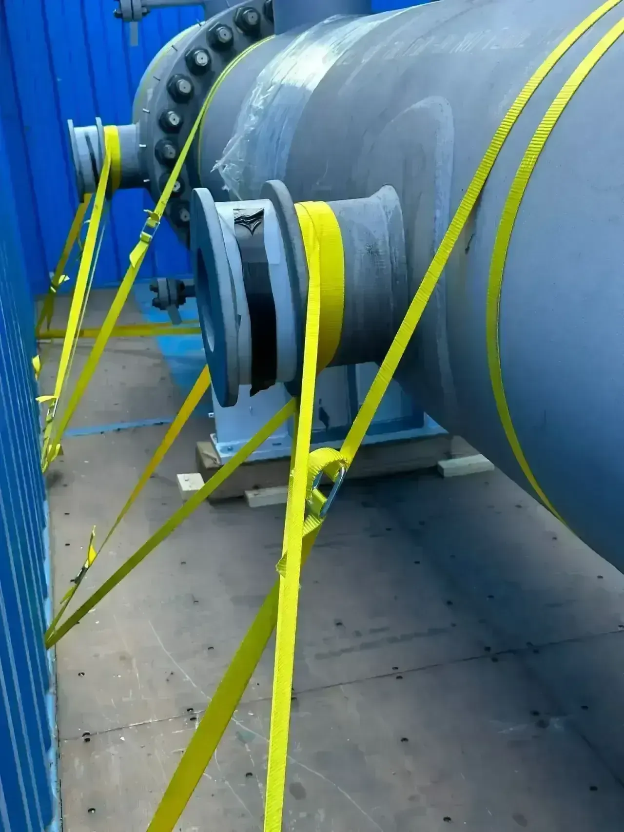 Kumaş Ruloları Yükleme