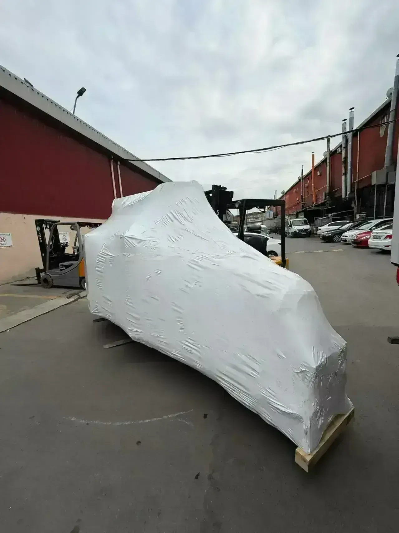 Shrink Wrap Paketleme Operasyon Görseli 5 - Capital Lashing